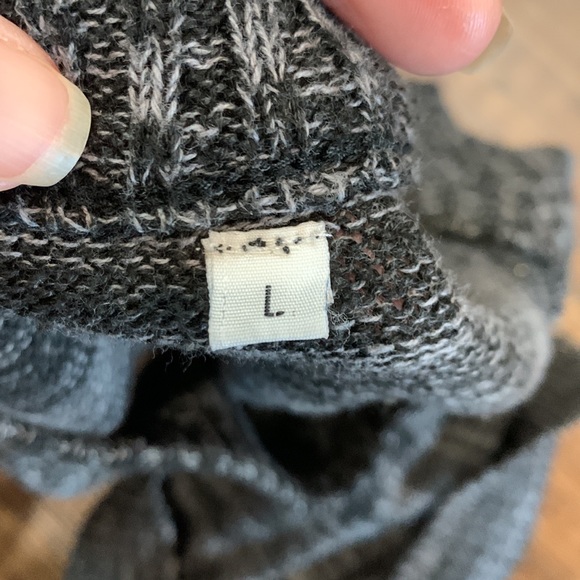 Om Gaia Tree handmade sweater - Picture 3 of 4